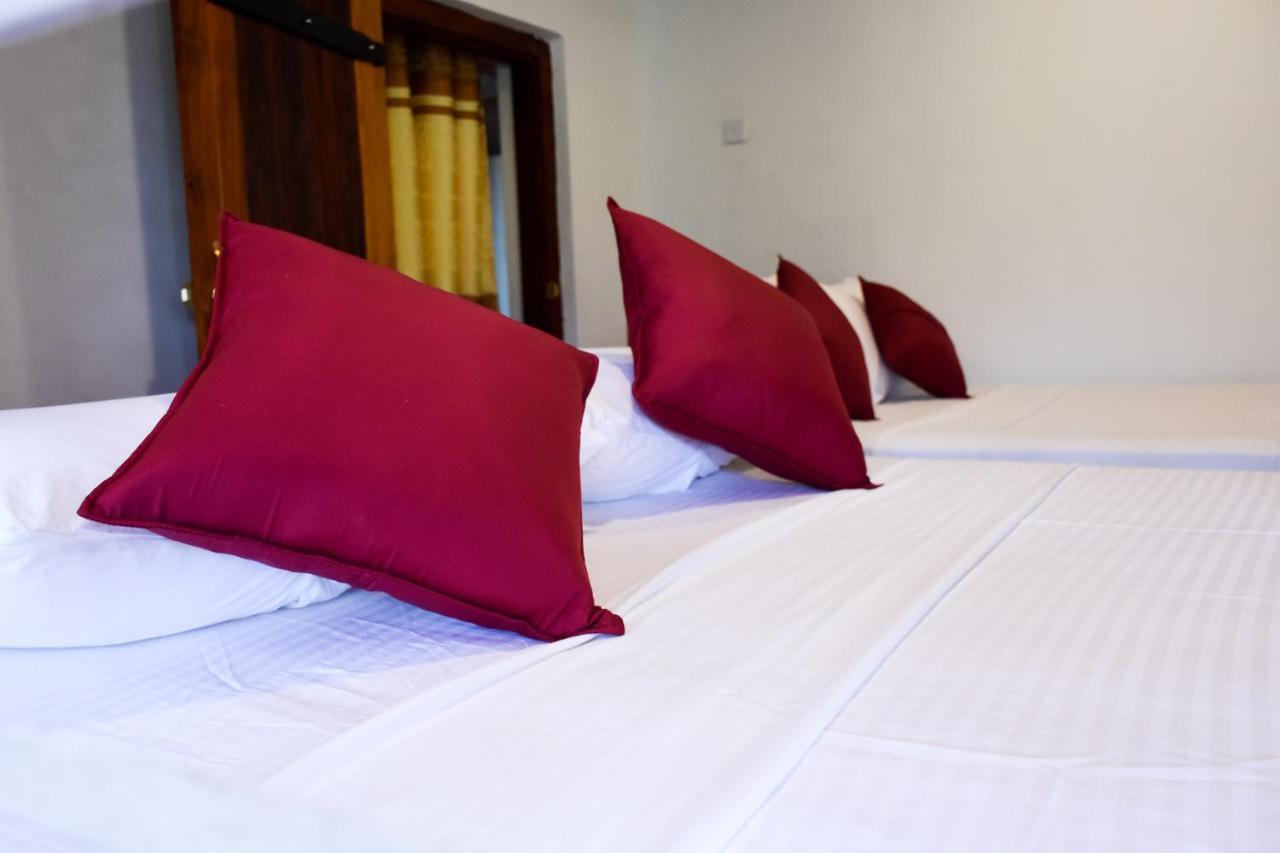Rainforest Holiday Inn Deniyaya Dış mekan fotoğraf