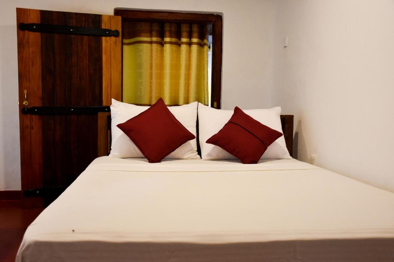 Rainforest Holiday Inn Deniyaya Dış mekan fotoğraf