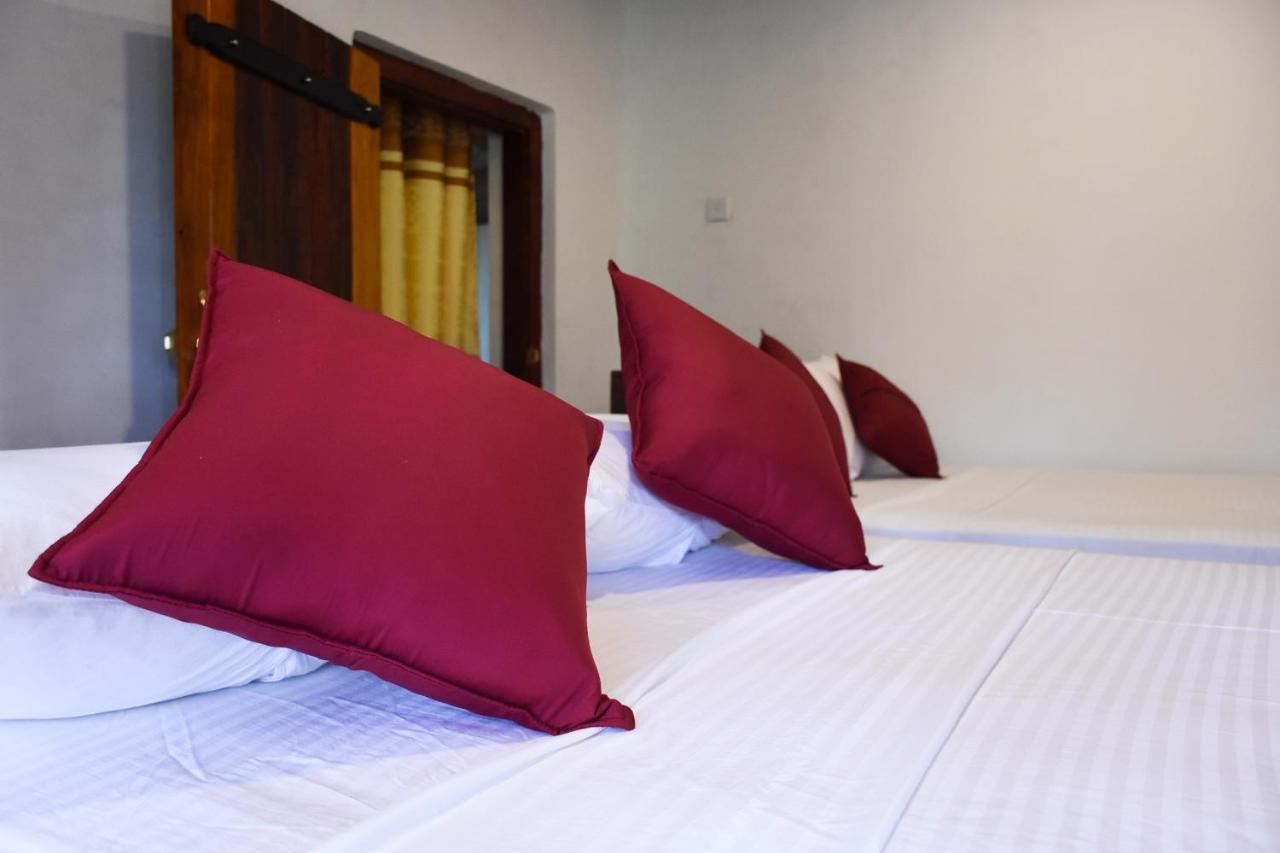 Rainforest Holiday Inn Deniyaya Dış mekan fotoğraf
